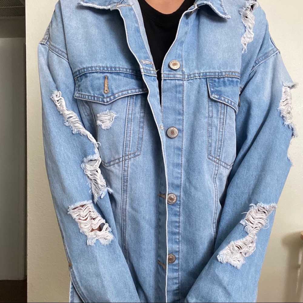 FOREVER 21 | Ripped denim jacket - Picture 4 of 7